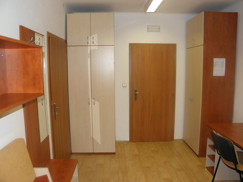 Residence Slezska Ostrava Bilik gambar