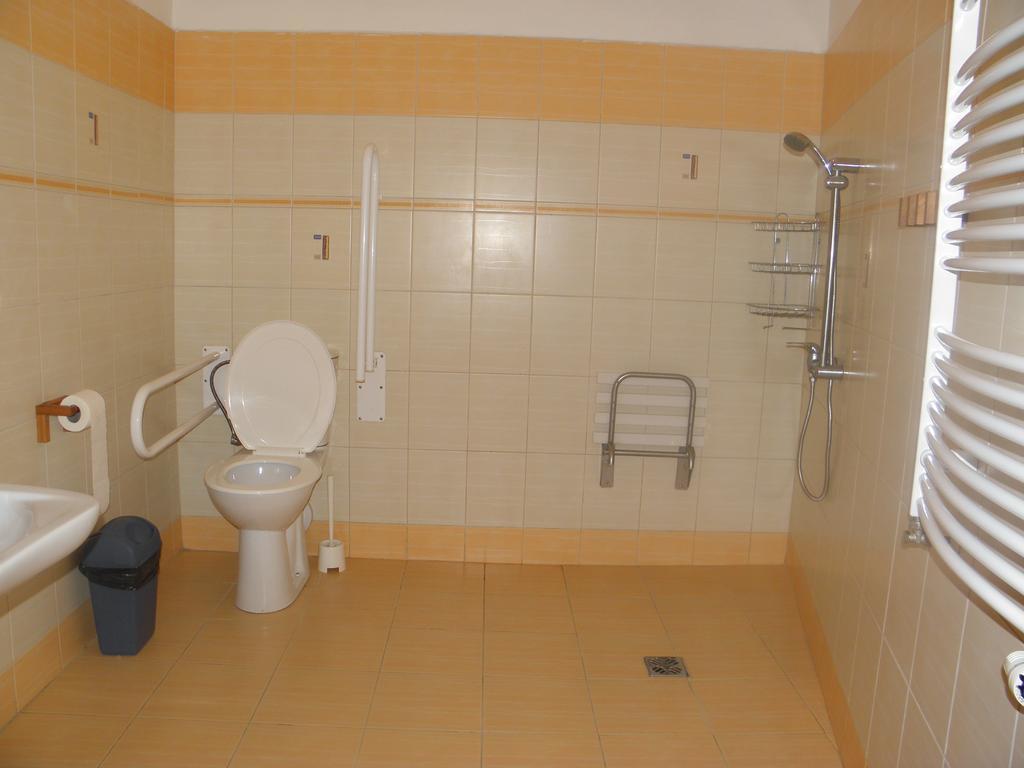 Residence Slezska Ostrava Bilik gambar